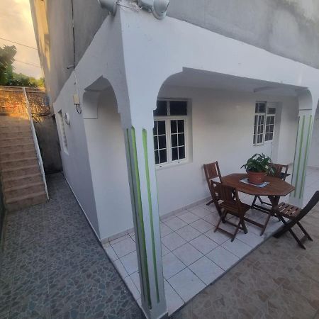 Fefe Apartment Vieux-Habitants Ngoại thất bức ảnh